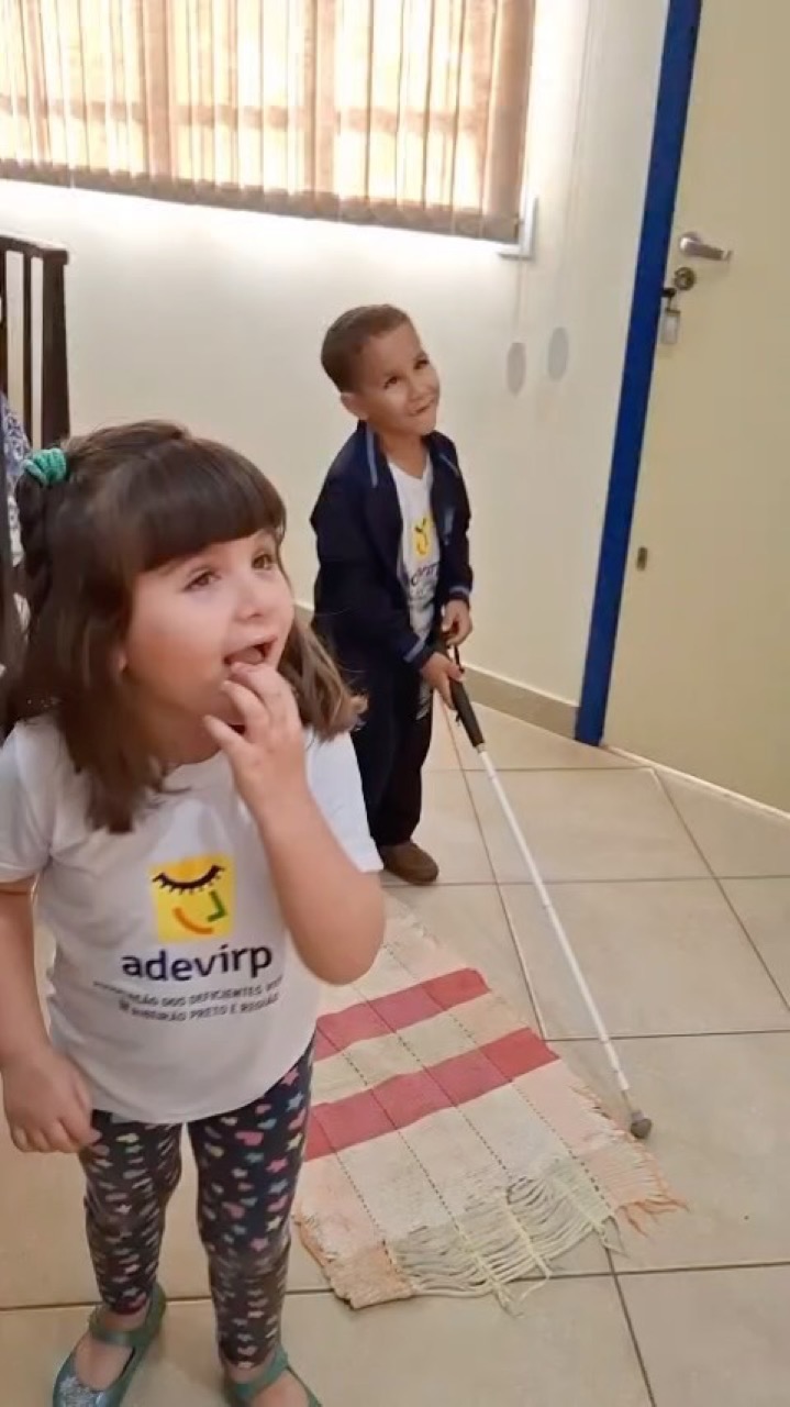 muito gratificante , ver a Felicidade de todos lá na ADEVIRP é contagiante, logo na porta de entrada na rua eles já chegam rindo, é contagiante, obrigado !!