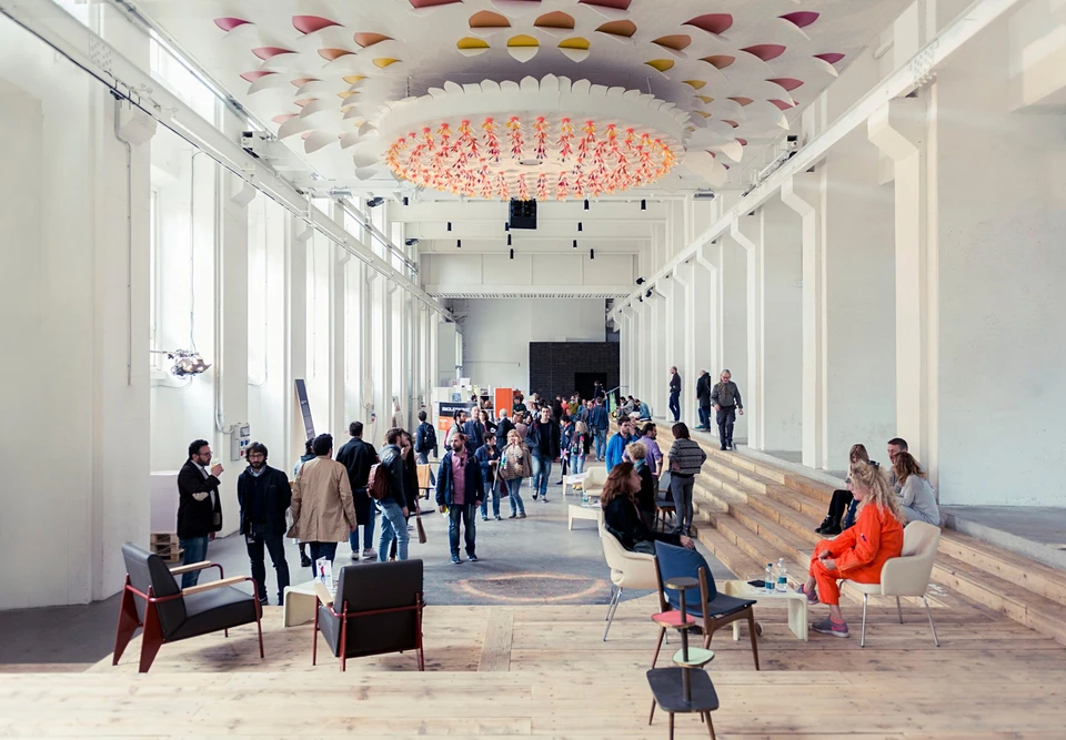 Centro criativo BASE Milano: referência de universidades e ambientes de ensino com sistema de áudio K-array