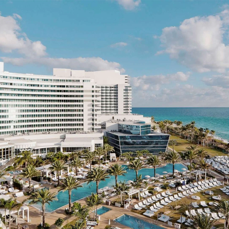 Bleau Bar no Fontainebleau Resort: referência de clubes, bares e lounges com sistema de áudio K-array