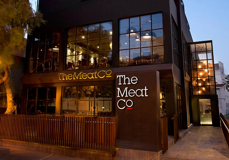 The Meat Co. Bahrein: referência de restaurantes, cafés e experiências gastronômicas com sistema de áudio K-array