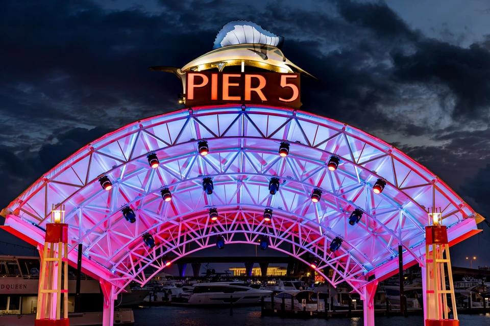 Pier 5: referência de clubes, bares e lounges com sistema de áudio K-array