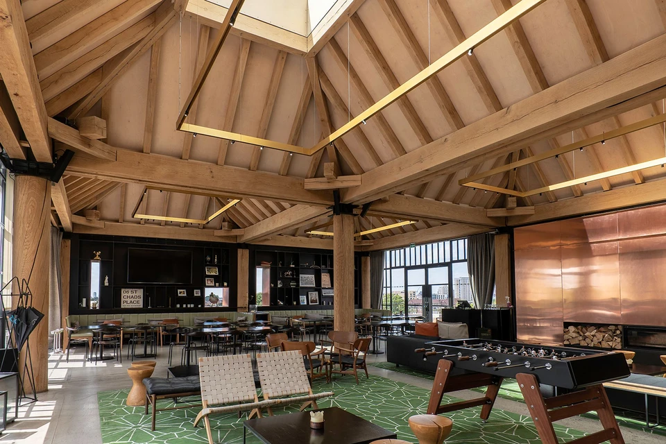 Upstairs Brixton: referência de restaurantes, cafés e experiências gastronômicas com sistema de áudio K-array